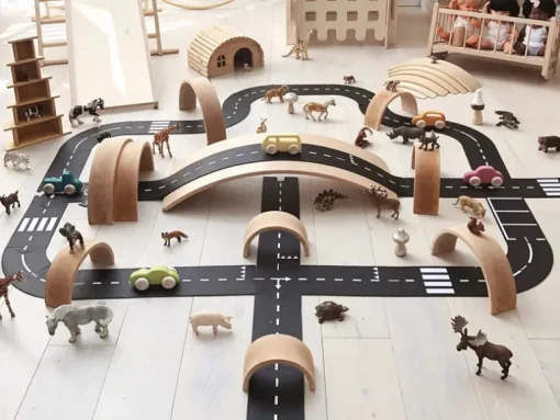 Waytoplay NEW King of the Road, Road Track with two Cars